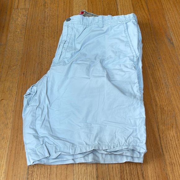 Gently worn Izod gray shorts - Picture 1 of 4